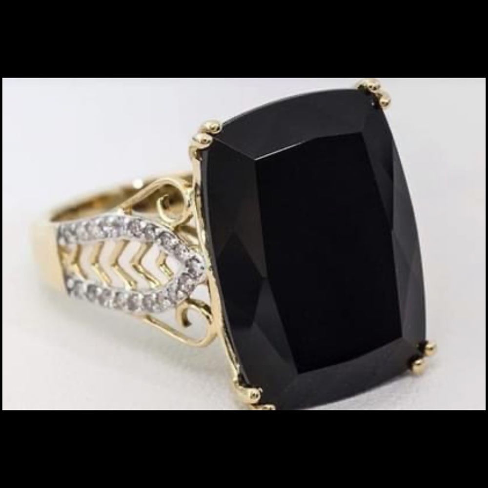 10 Carat Black Onyx Ring